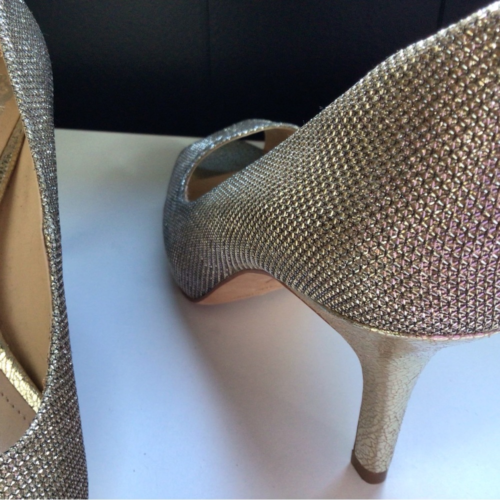 Vince Camuto size 7 - Picture 3 of 15